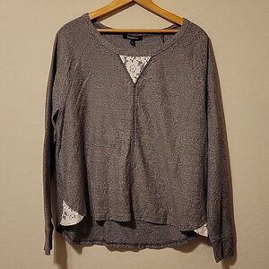 Relativity 🦊 size lg long sleeve top with lace accents.